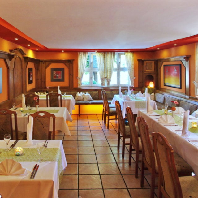 Blick ins Nebenzimmer Grombacher Stuben